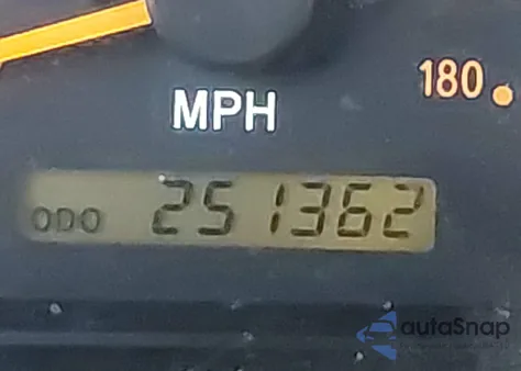 2000 Toyota Tundra Sr5 V8 z USA, uszkodzony, nr VIN 5TBBT4410YS016338